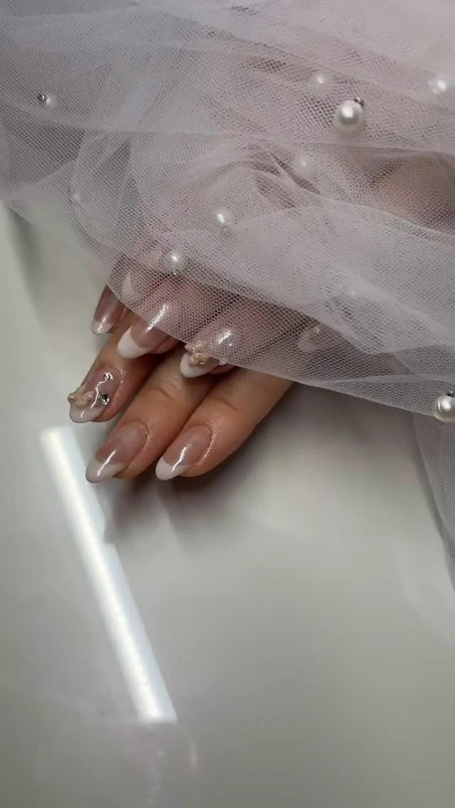 フレンチネイル💅オーロラパウダー。